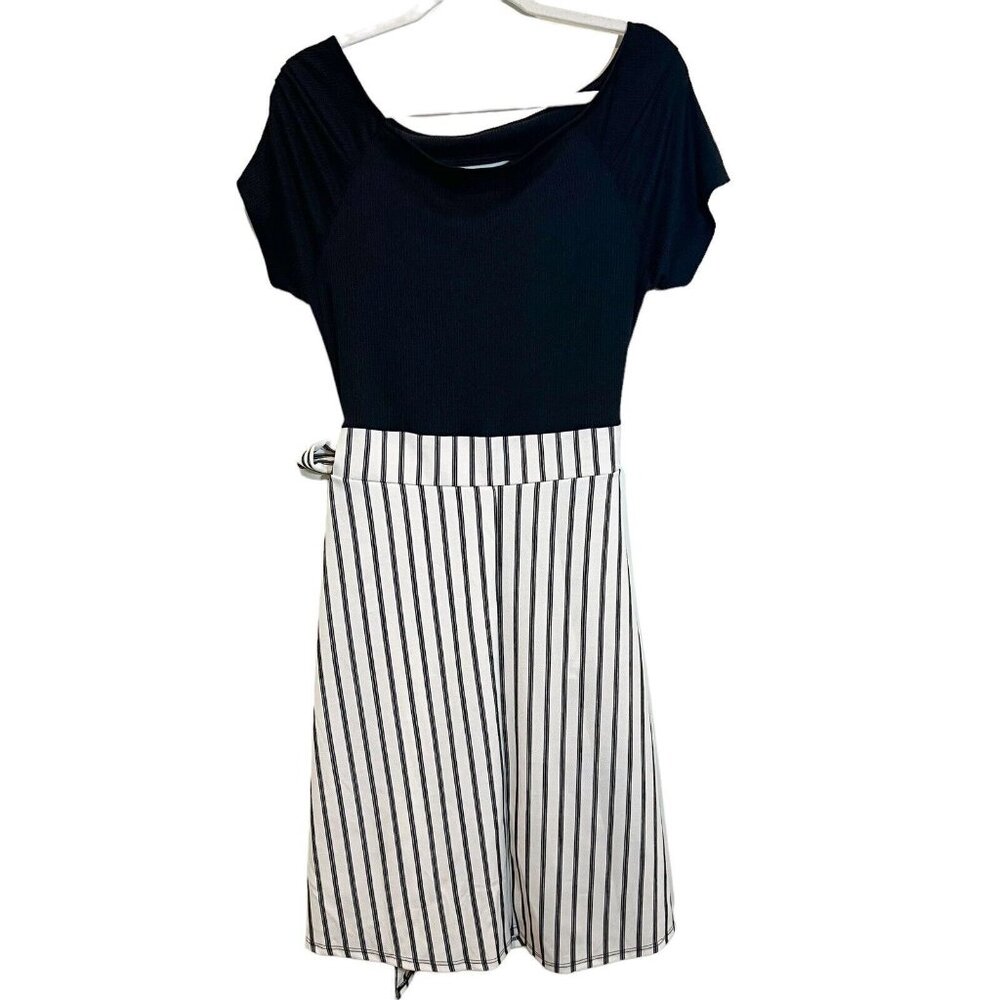 Find Me Plus Dress Size 1XL Striped Layered Short Sleeve‎ Peekaboo Front Midi - Picture 2 of 10